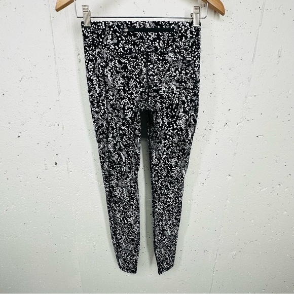 Lululemon Size 4 Wunder Under High-Rise Tight 28" Full-On Luxtreme Floral Spritz - Picture 6 of 13